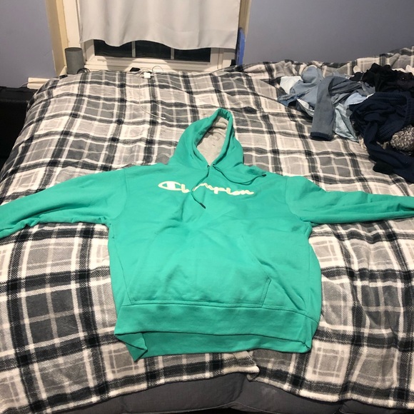 Men’s green champion hood new without tags - Picture 2 of 3